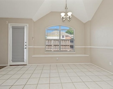 2517 Vail Drive - Photo Thumbnail 5