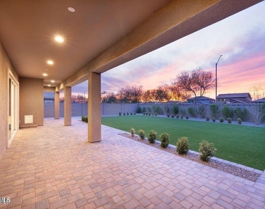 26282 N 106th Drive - Photo Thumbnail 11
