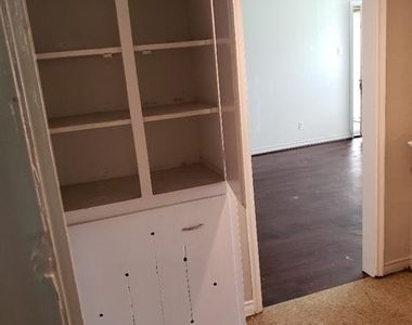 400 Oak Drive - Photo Thumbnail 5