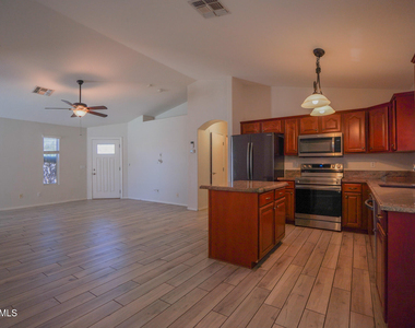 15614 N 34th Street - Photo Thumbnail 8