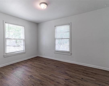 2622 W Johnson Street - Photo Thumbnail 5