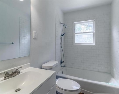 2622 W Johnson Street - Photo Thumbnail 9