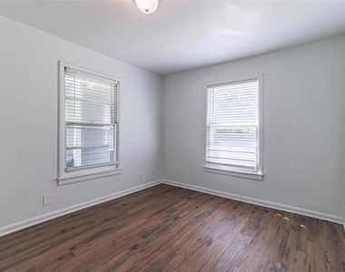 2622 W Johnson Street - Photo Thumbnail 8