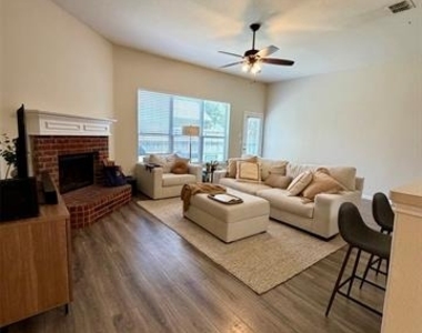 3017 Sweetleaf Drive - Photo Thumbnail 5
