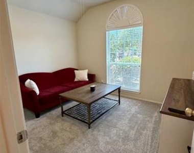 3017 Sweetleaf Drive - Photo Thumbnail 12