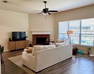 3017 Sweetleaf Drive - Photo Thumbnail 4