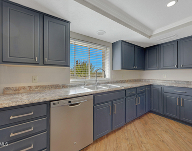 6914 E Highland Road - Photo Thumbnail 12