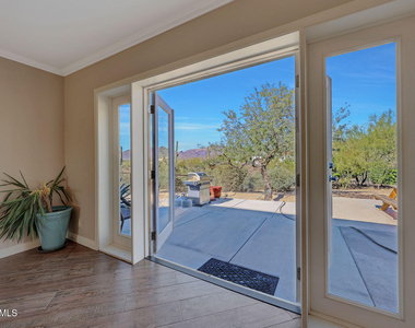 6914 E Highland Road - Photo Thumbnail 15