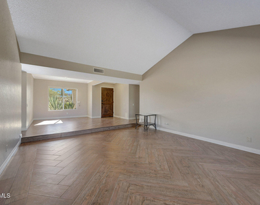 6914 E Highland Road - Photo Thumbnail 5