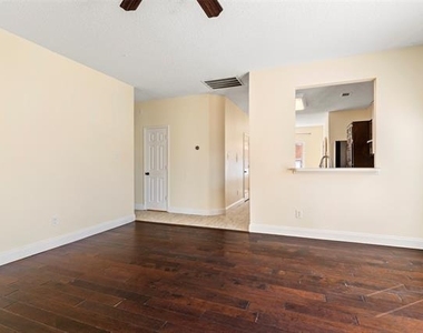 2522 Primrose Lane - Photo Thumbnail 7