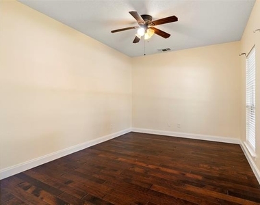 2522 Primrose Lane - Photo Thumbnail 15