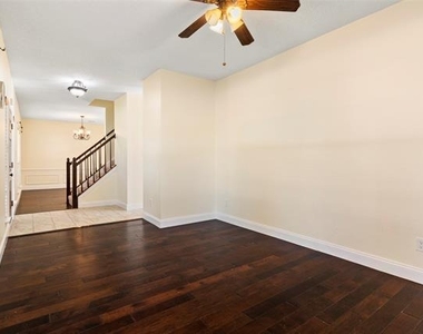 2522 Primrose Lane - Photo Thumbnail 14