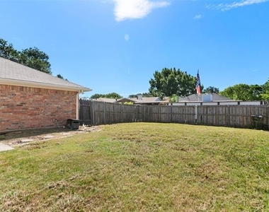 2522 Primrose Lane - Photo Thumbnail 32