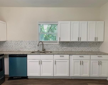 2222 W Bond Street - Photo Thumbnail 1