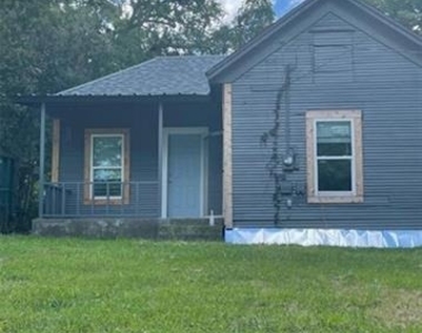 2222 W Bond Street - Photo Thumbnail 14