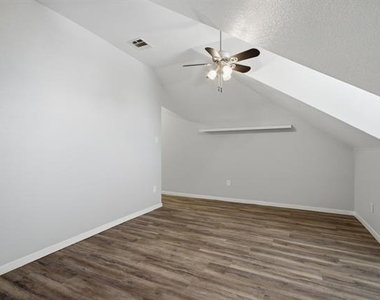 6208 Stewart Boulevard - Photo Thumbnail 28