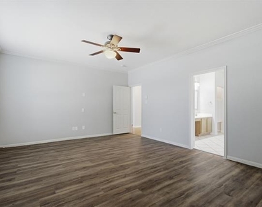 6208 Stewart Boulevard - Photo Thumbnail 33