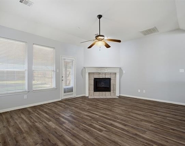 6208 Stewart Boulevard - Photo Thumbnail 12