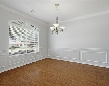 6208 Stewart Boulevard - Photo Thumbnail 5