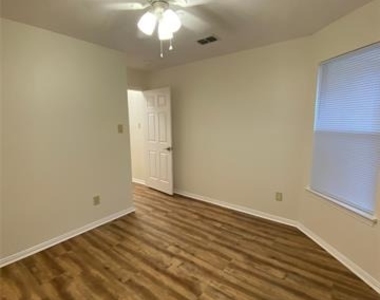 4644 Booth Drive - Photo Thumbnail 6