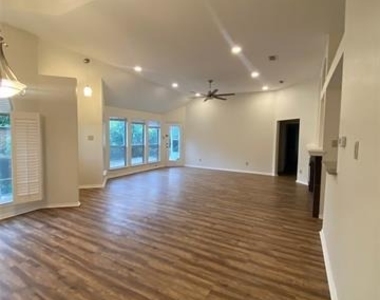 4644 Booth Drive - Photo Thumbnail 8