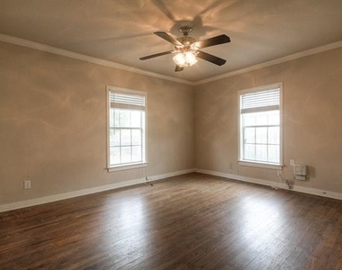 1804 Panhandle Street - Photo Thumbnail 7