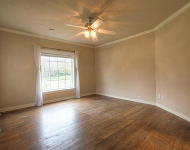 1804 Panhandle Street - Photo Thumbnail 9