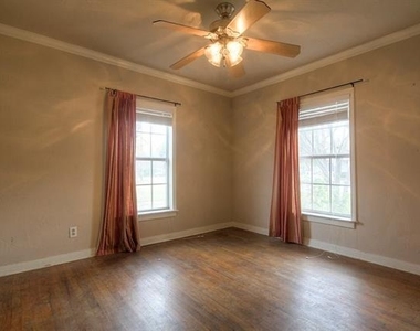 1804 Panhandle Street - Photo Thumbnail 8
