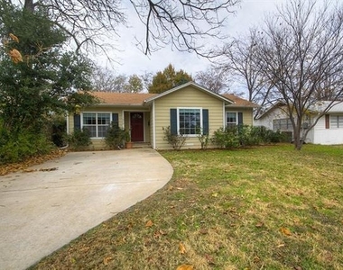 1804 Panhandle Street - Photo Thumbnail 2