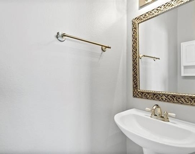 3803 Farmington Drive - Photo Thumbnail 22