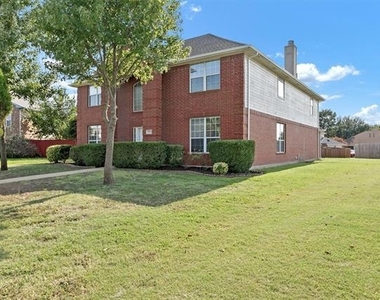 3803 Farmington Drive - Photo Thumbnail 2