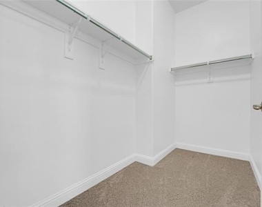 1011 Prairie Ridge Lane - Photo Thumbnail 9