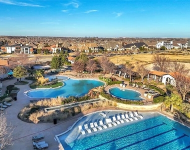 1011 Prairie Ridge Lane - Photo Thumbnail 7