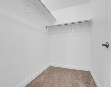 1011 Prairie Ridge Lane - Photo Thumbnail 14