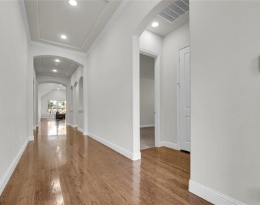 1011 Prairie Ridge Lane - Photo Thumbnail 16