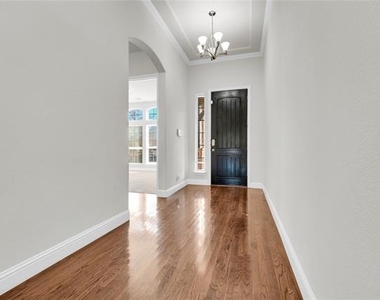 1011 Prairie Ridge Lane - Photo Thumbnail 8