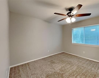 805 Sierra Lane - Photo Thumbnail 10