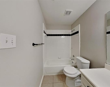 805 Sierra Lane - Photo Thumbnail 13