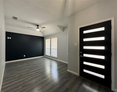 2303 Mackinac Drive - Photo Thumbnail 1