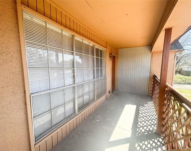 800 N Clay Street - Photo Thumbnail 1