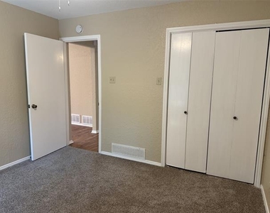 2212 Bolivar Street - Photo Thumbnail 13