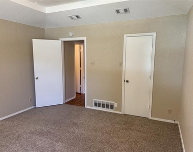 2212 Bolivar Street - Photo Thumbnail 9