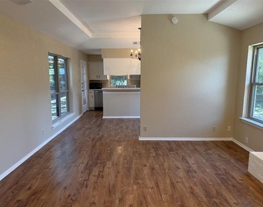 2212 Bolivar Street - Photo Thumbnail 4