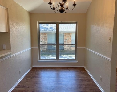 2212 Bolivar Street - Photo Thumbnail 5