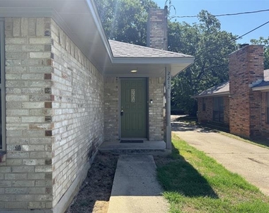 2212 Bolivar Street - Photo Thumbnail 2