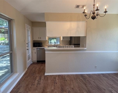 2212 Bolivar Street - Photo Thumbnail 6