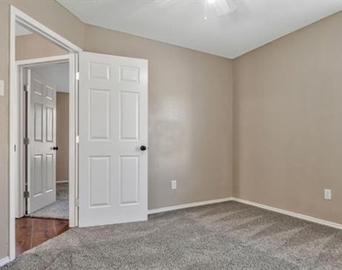527 Alameda Avenue - Photo Thumbnail 36