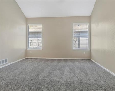 527 Alameda Avenue - Photo Thumbnail 17