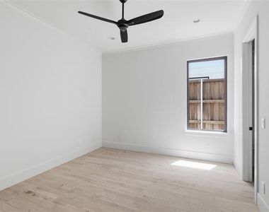 4328 Glenwick Lane - Photo Thumbnail 10