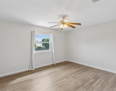 2824 High Pointe Boulevard - Photo Thumbnail 23